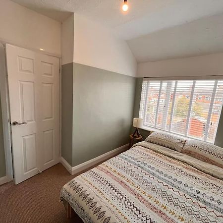 Two Bedroom Terrace House With Parking Kingston upon Hull Exterior foto