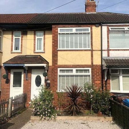 Two Bedroom Terrace House With Parking Kingston upon Hull Exterior foto